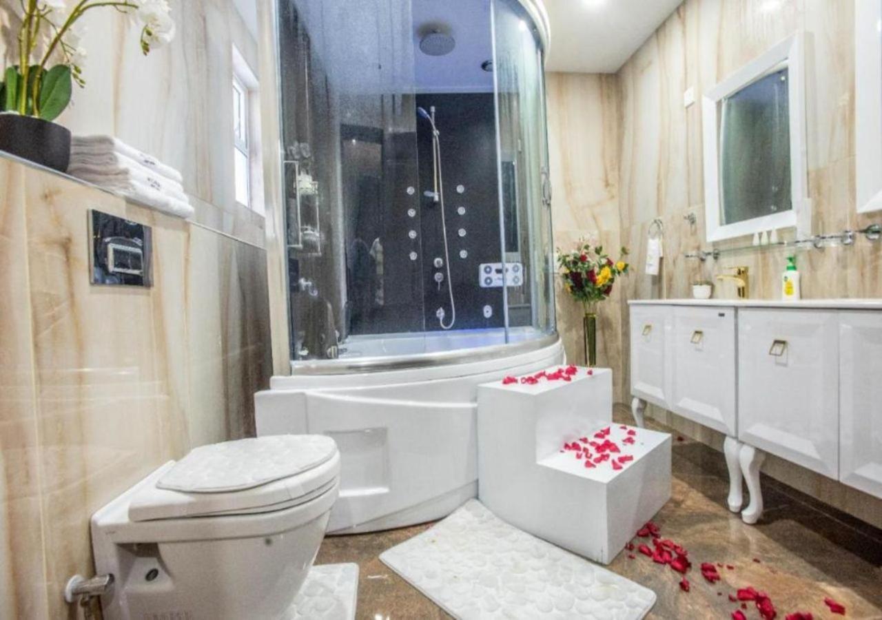 Stayplus Nyali Luxury Suites Mombassa Buitenkant foto